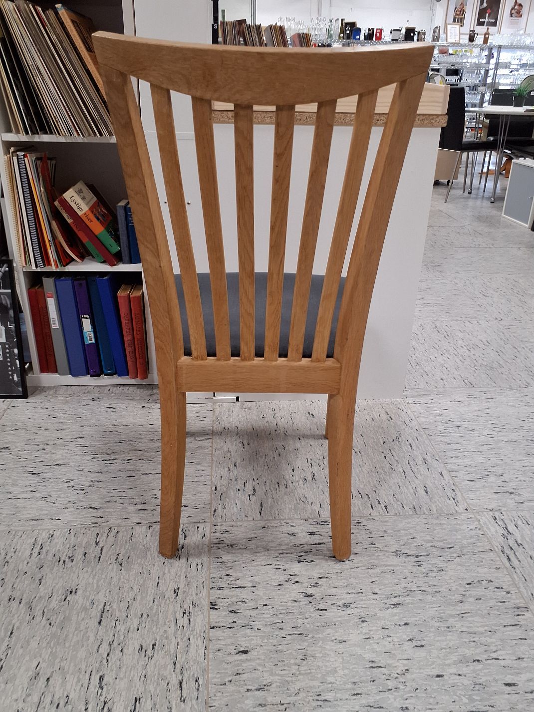 Spisebordstol i Egetræ